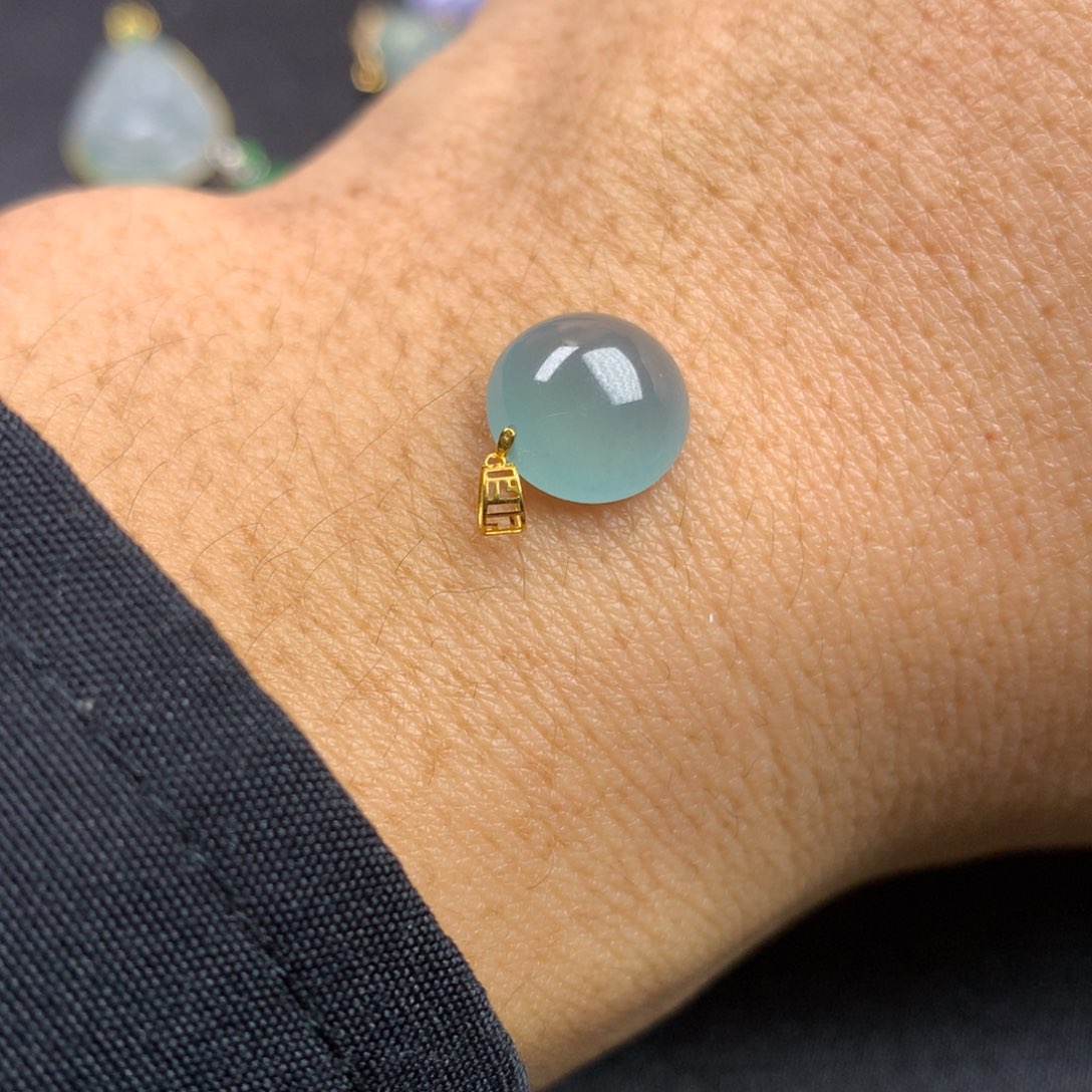 【闪购商品】颈饰18K金镶嵌翡翠翡翠