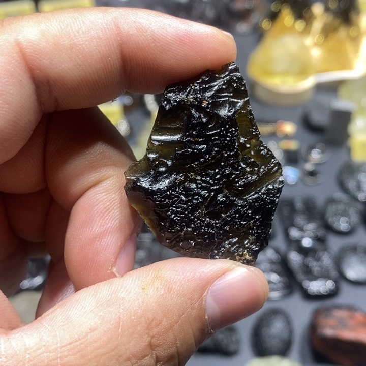 非金属雷公墨玻璃陨