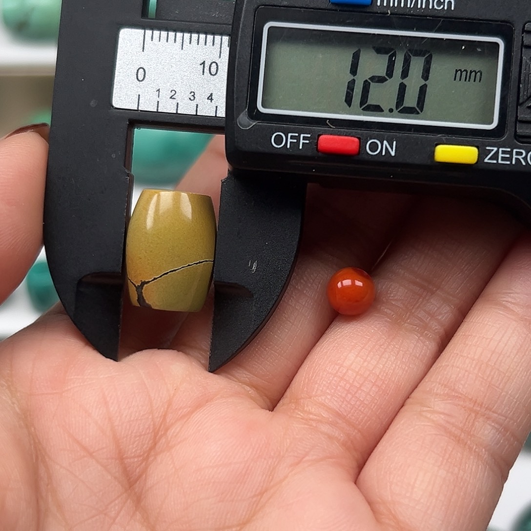 南红玛瑙未镶嵌珠宝奇石