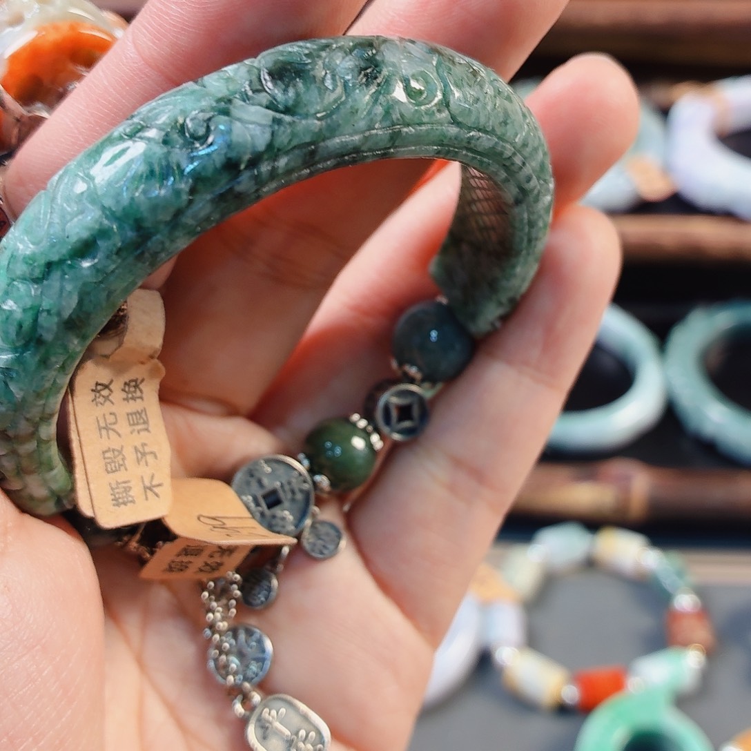锅***海翡翠未镶嵌手链浮力