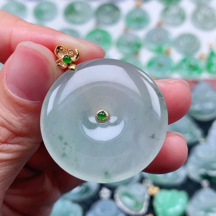 翡翠吊坠(不含链)18K金镶嵌