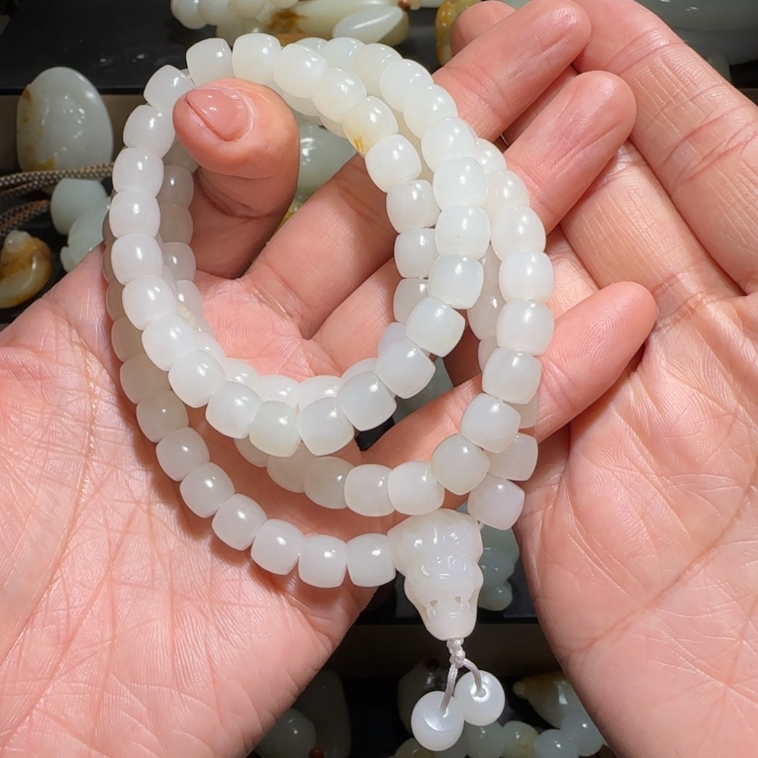 和田玉颈饰未镶嵌明*川