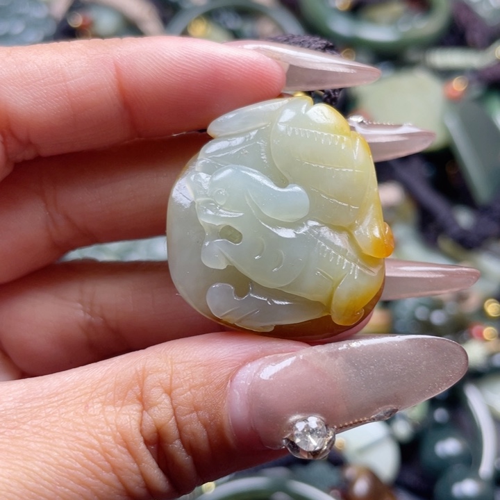 和田玉颈饰未镶嵌