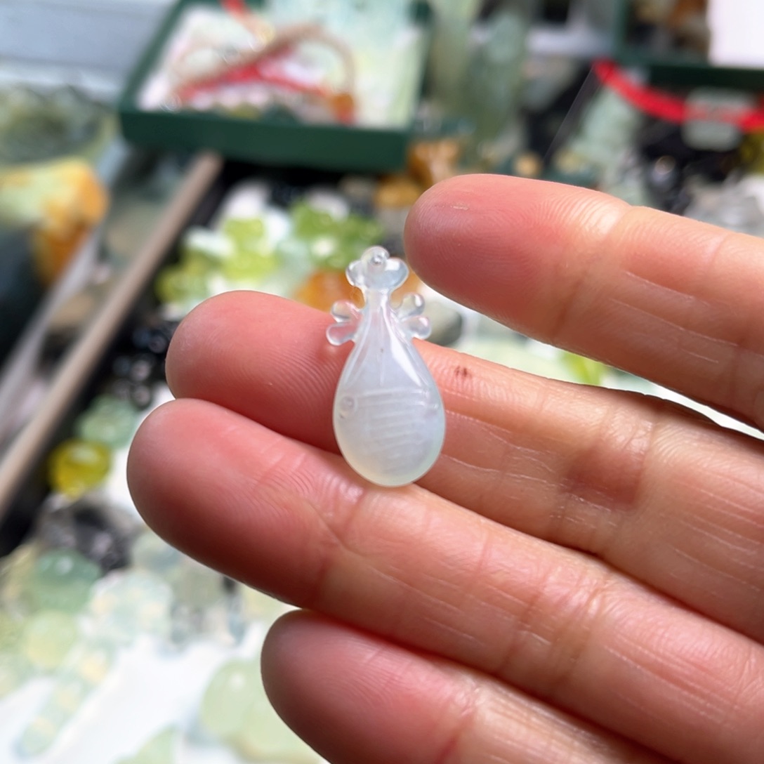 蛇纹石玉原石未镶嵌