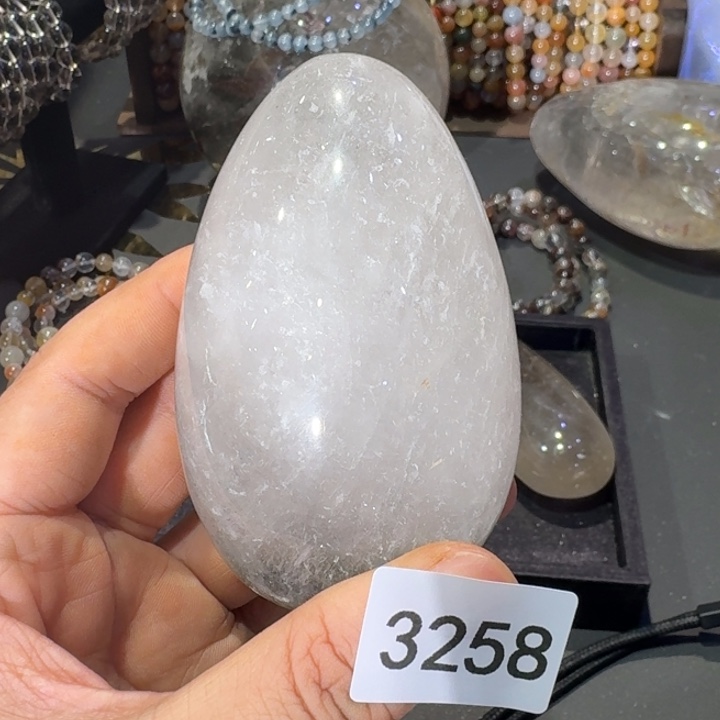 伊***n未镶嵌水晶手链水晶