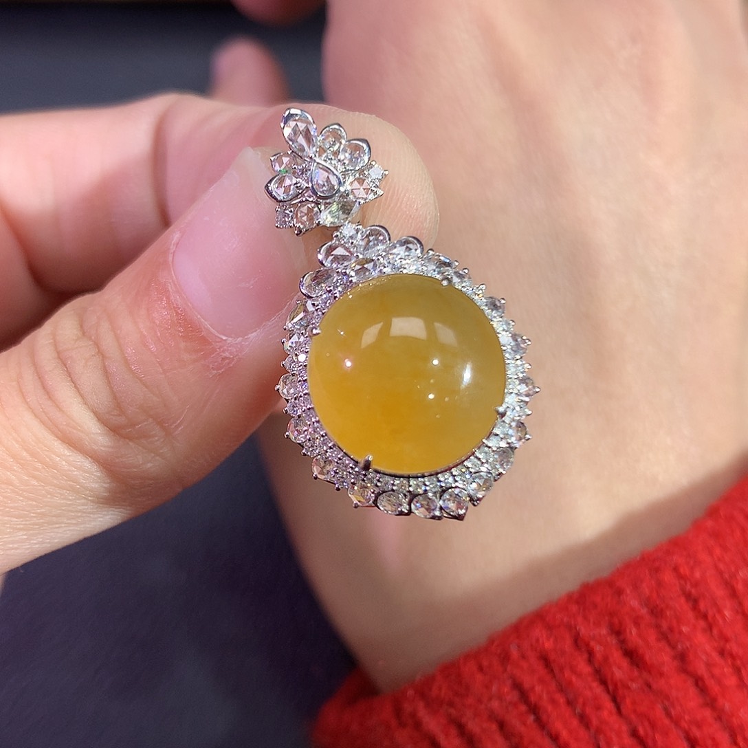 翡翠吊坠(赠链)18K金镶嵌