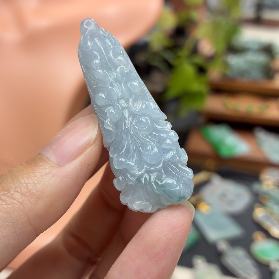 翡翠未镶嵌颈饰吊坠