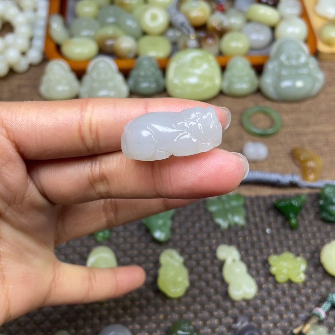 和田玉颈饰未镶嵌