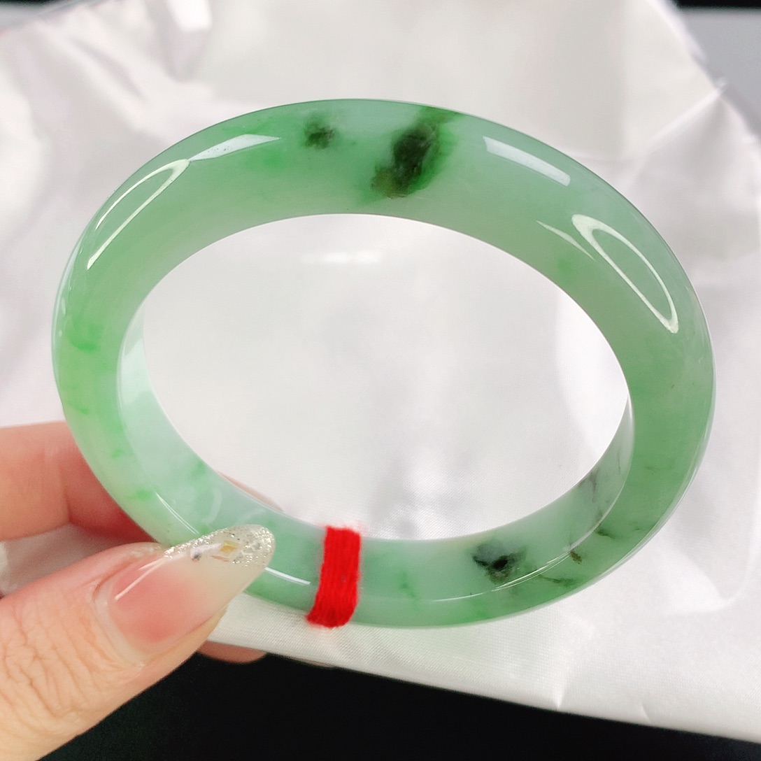 翡翠手镯未镶嵌56.7圈口