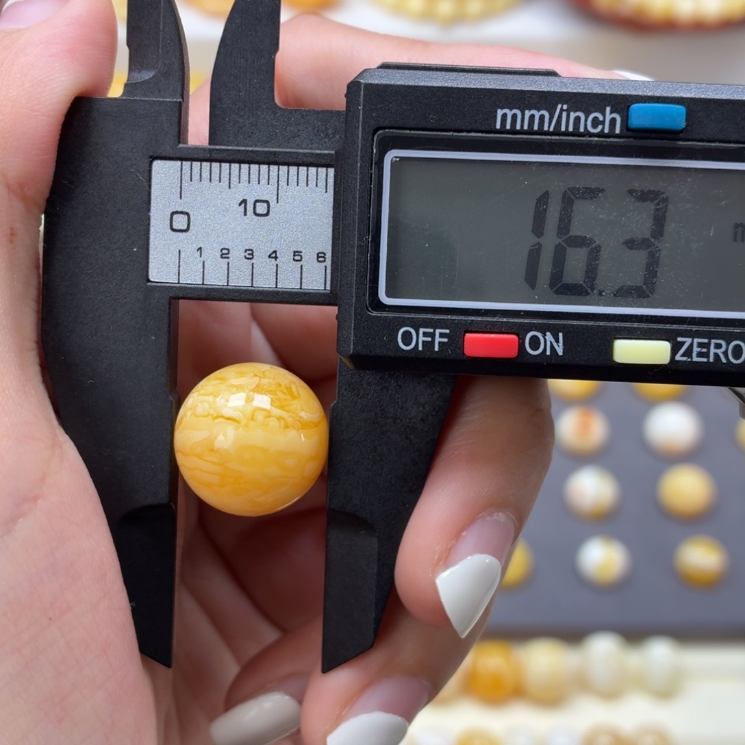 琥珀未镶嵌裸石焦皮虎皮纹16.3mm