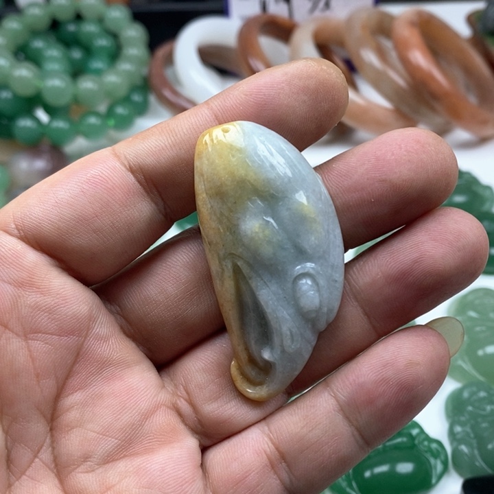 未镶嵌东陵石颈饰