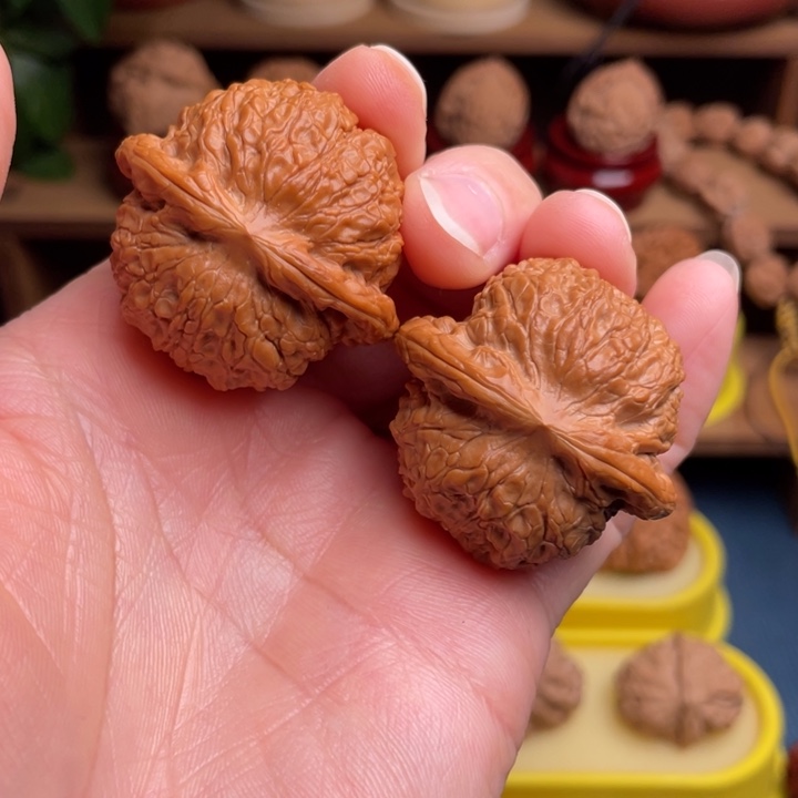 文玩核桃把件血麒麟40