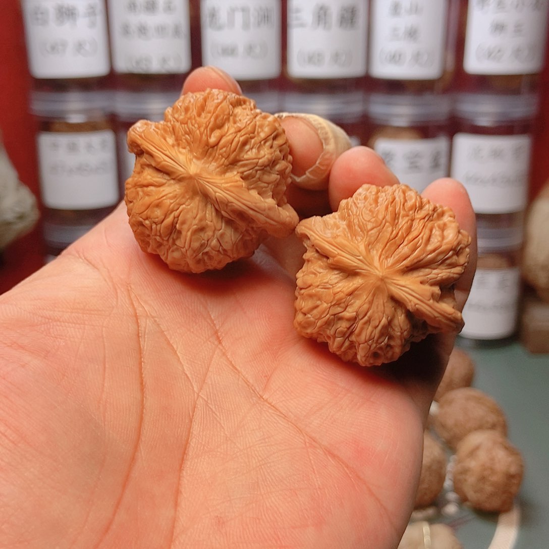 文玩核桃把件?***好40血麒麟