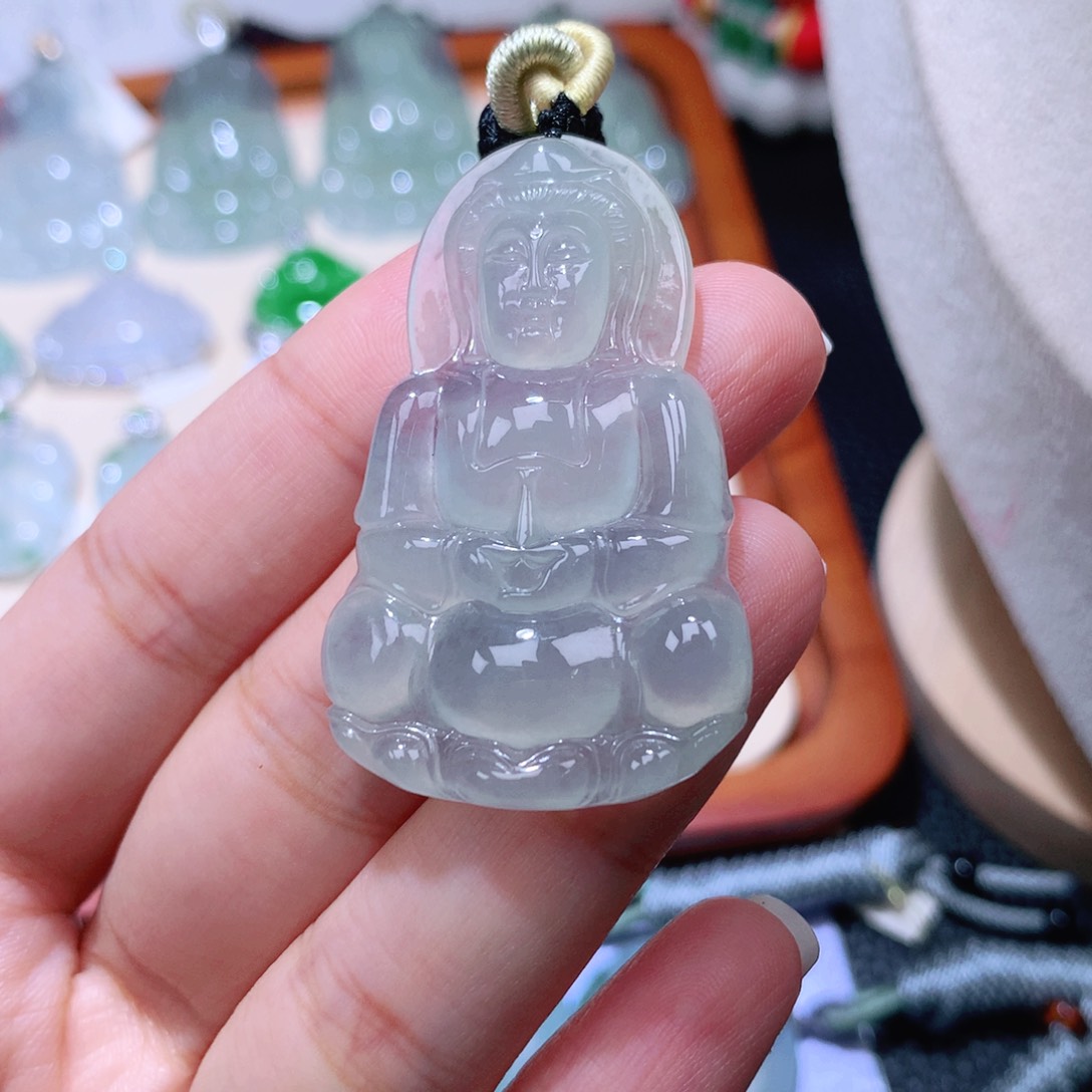 颈饰未镶嵌翡翠观音