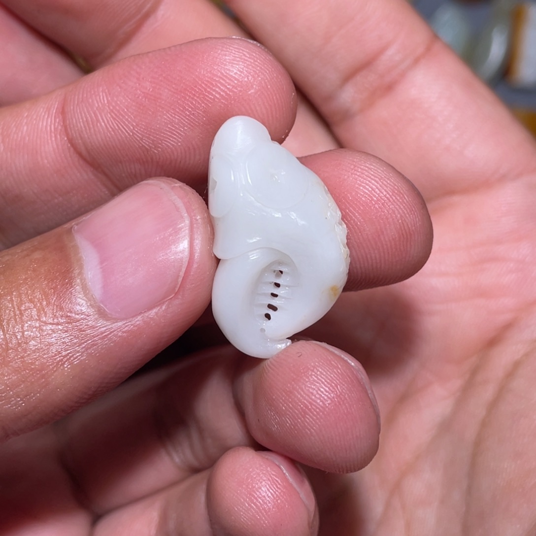 冷***霜和田玉未镶嵌颈饰