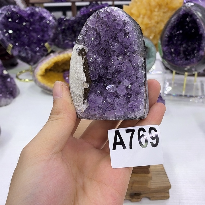 紫晶未镶嵌大型摆件（非配饰）