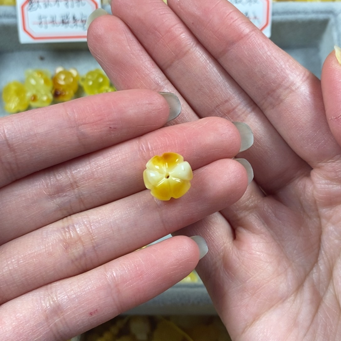 蜜蜡裸石未镶嵌南瓜