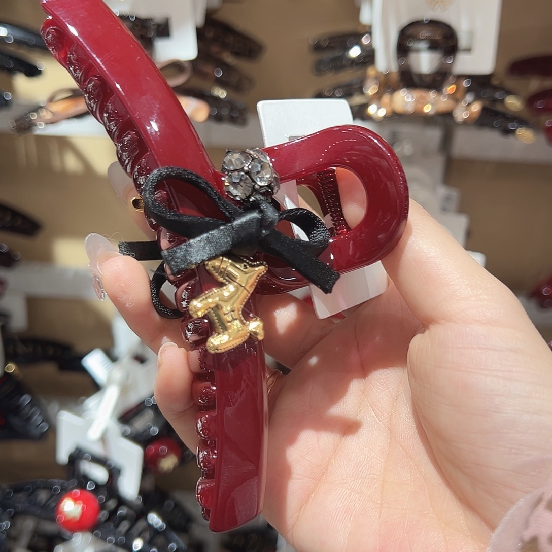 非金属金色小马红色大抓