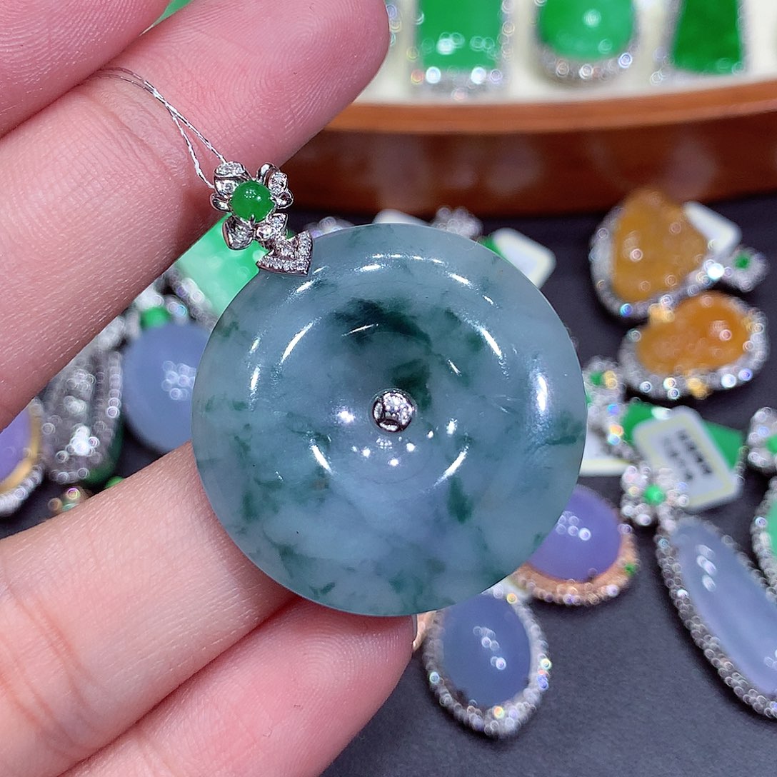 翡翠吊坠(不含链)18K金镶嵌