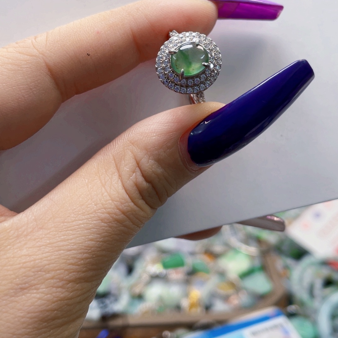 翡翠手镯未镶嵌天然翡翠Ａ货