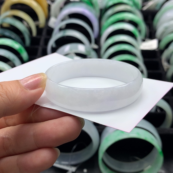 翡翠手镯未镶嵌公主