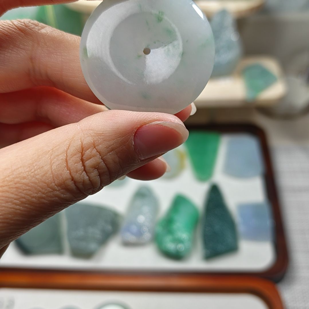 翡翠未镶嵌颈饰天然缅甸A货平安扣