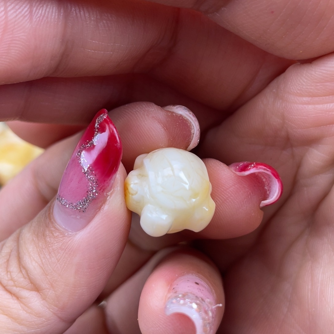 琥珀裸石未镶嵌蜜蜡