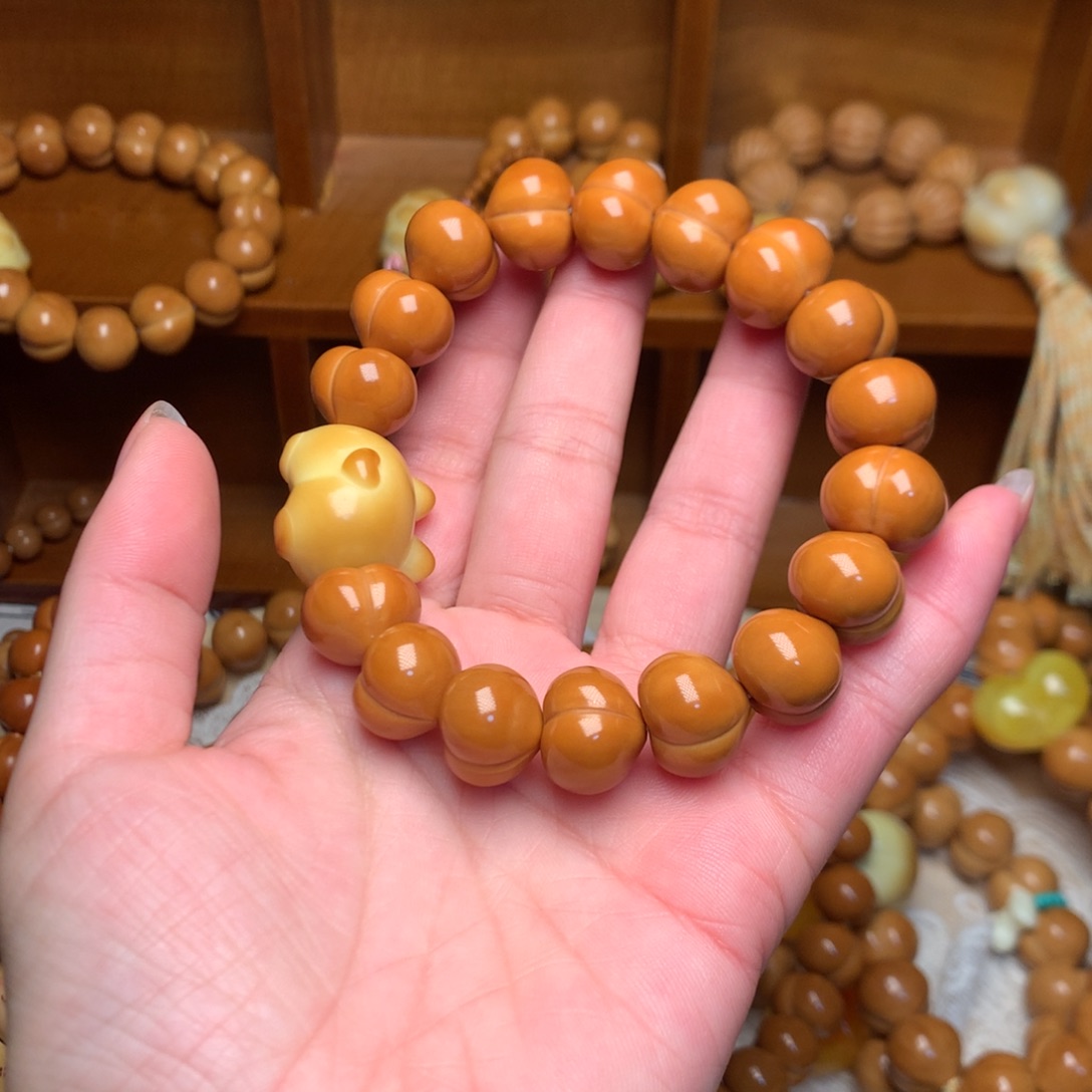 猴头核桃把件14玻璃底屁桃手串柯基