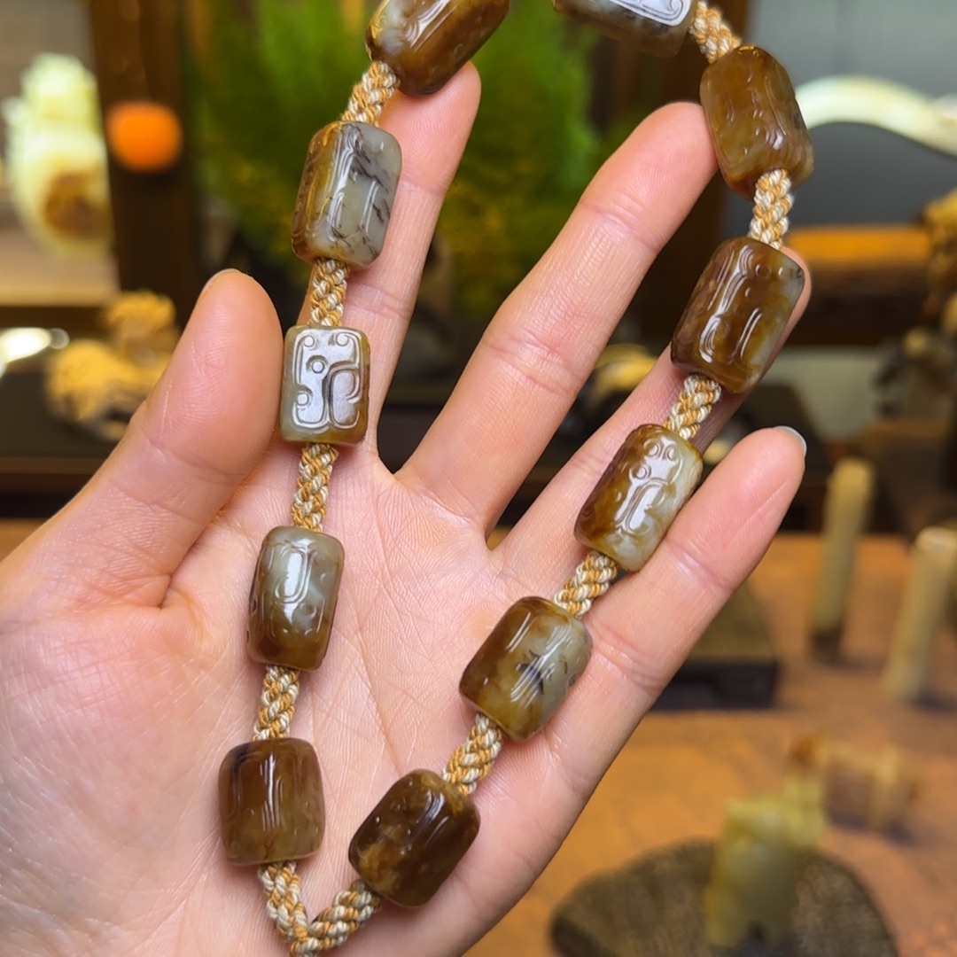 无****和田玉（糖玉）未镶嵌颈饰