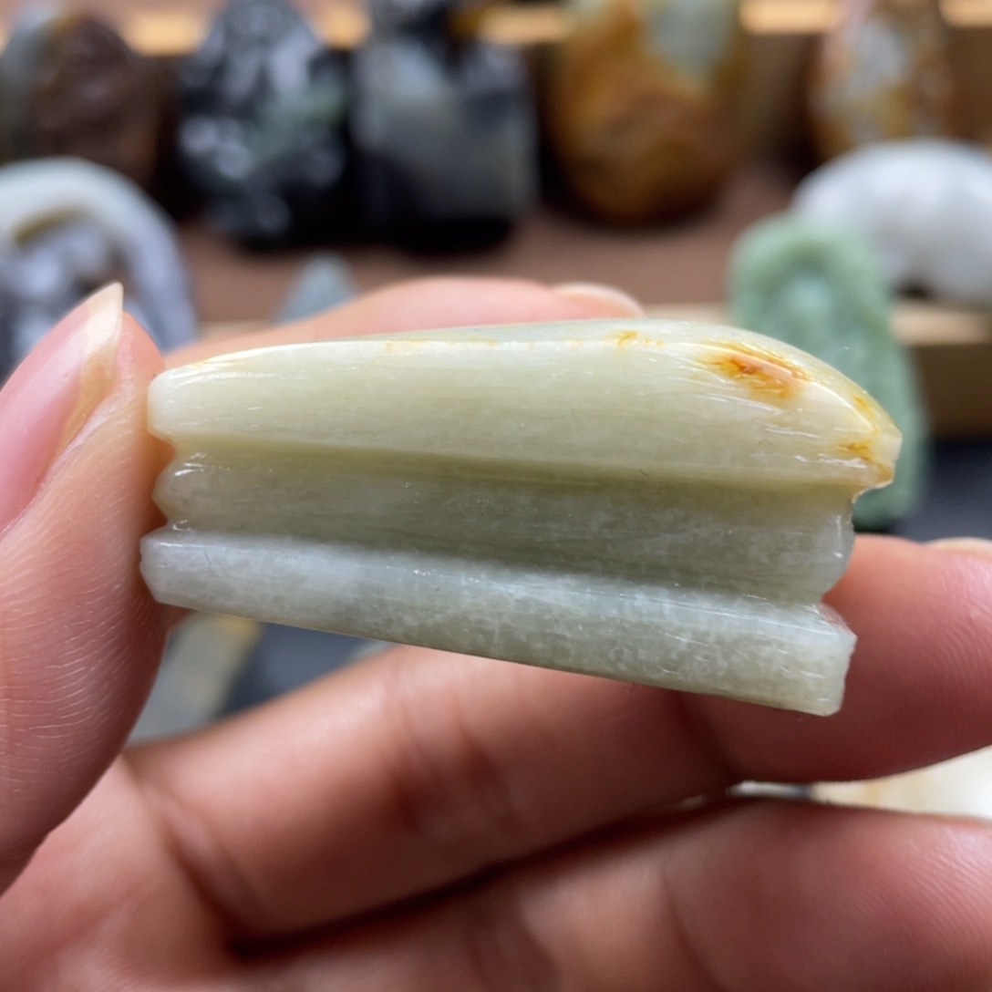 和田玉未镶嵌把件