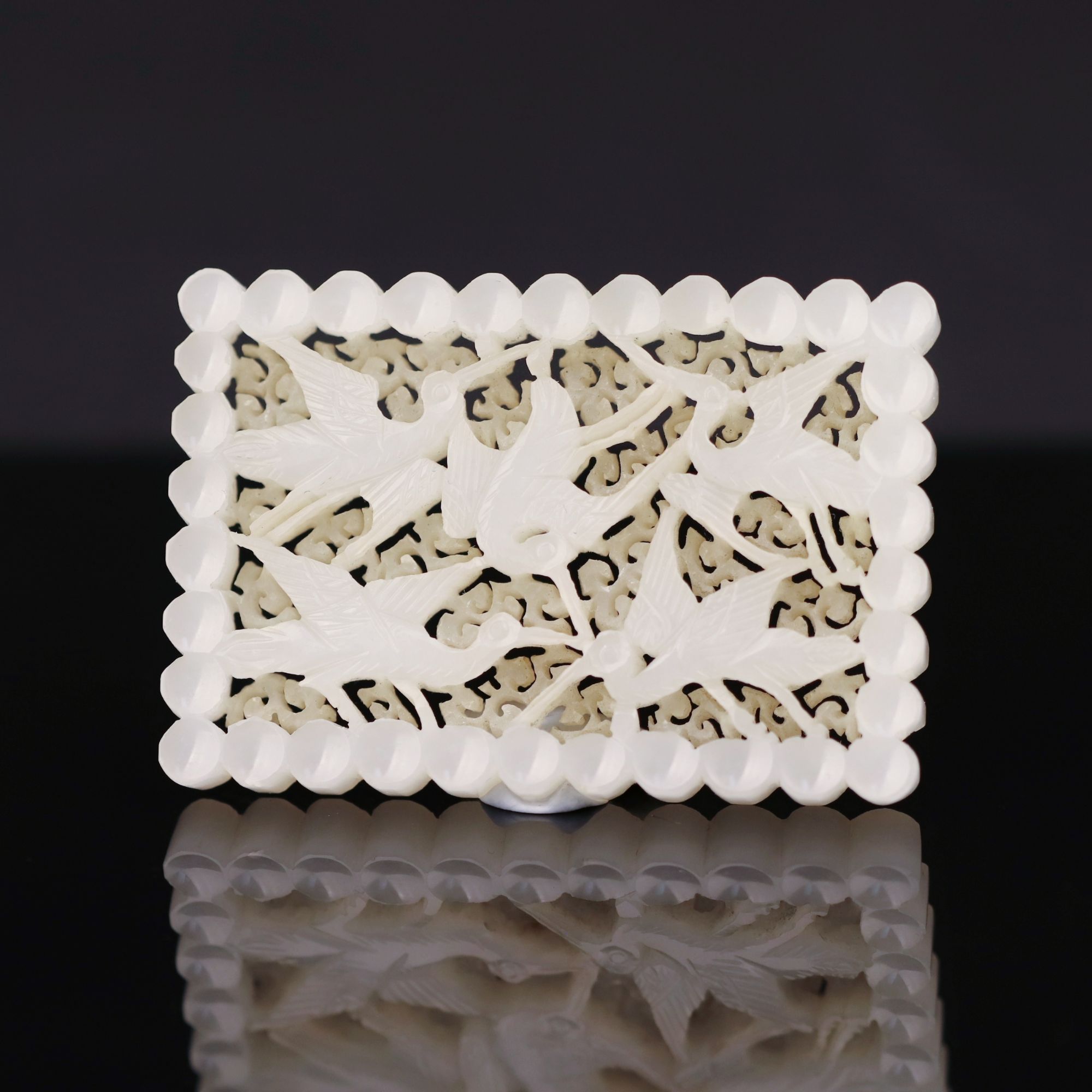 【古董】32、明代  和田玉仙鹤纹带板