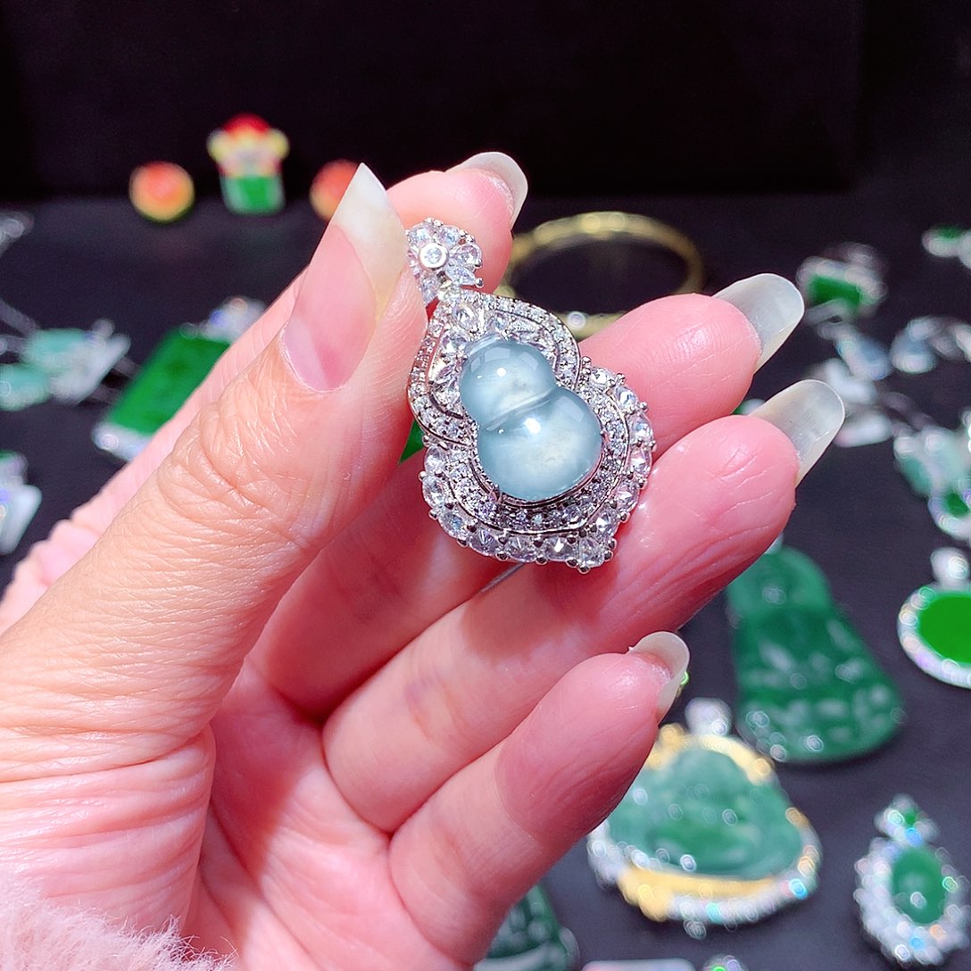 【闪购商品】翡翠吊坠(不含链)未镶嵌