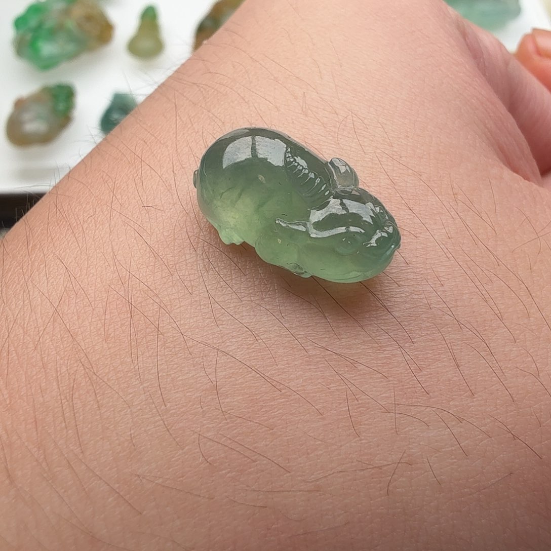 翡翠未镶嵌颈饰天然缅甸