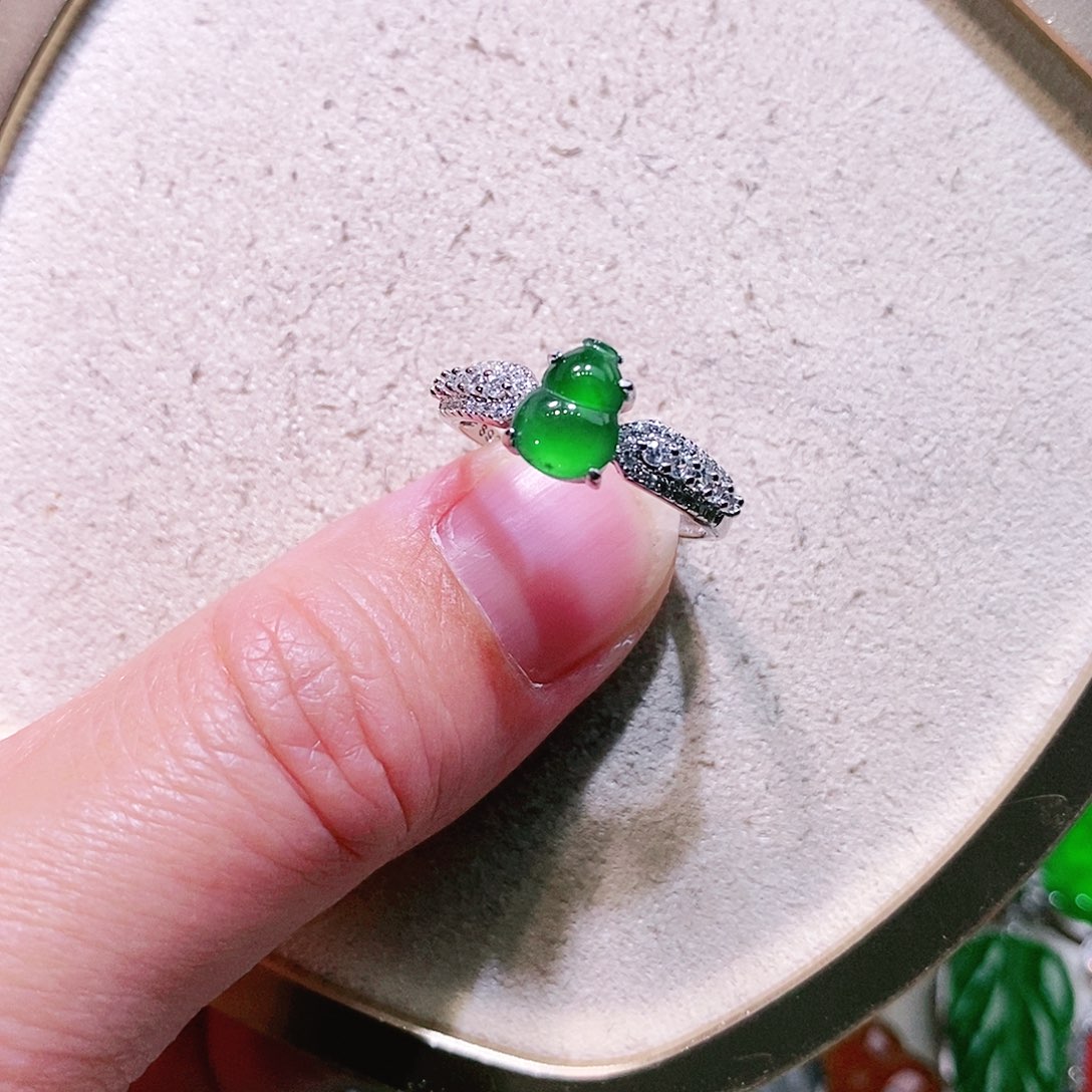 【闪购商品】翡翠挂件未镶嵌裸石