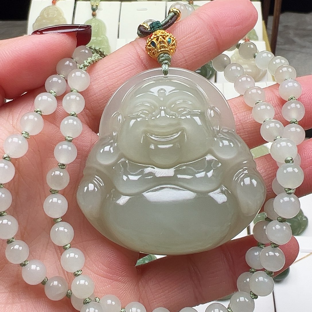 和田玉颈饰足金镶嵌