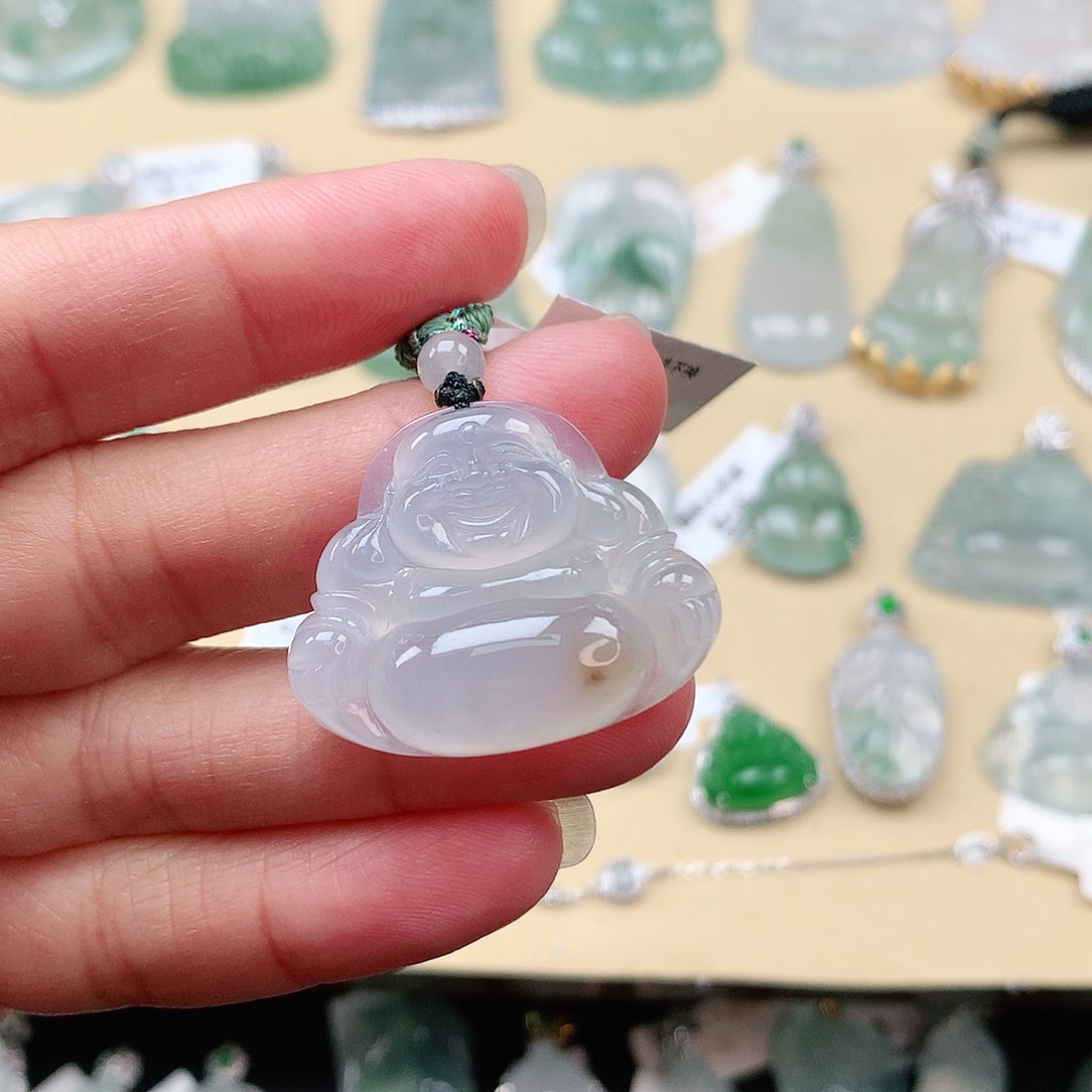 翡翠颈饰未镶嵌佛公