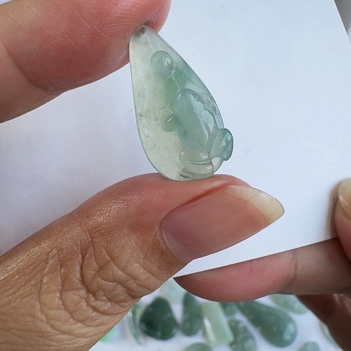 定制翡翠未镶嵌挂件