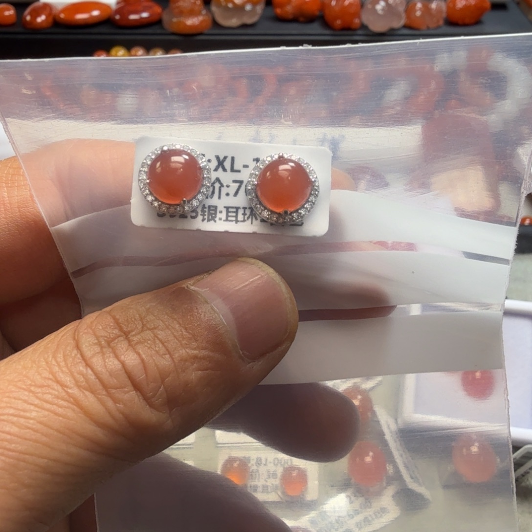 南红玛瑙合金耳饰