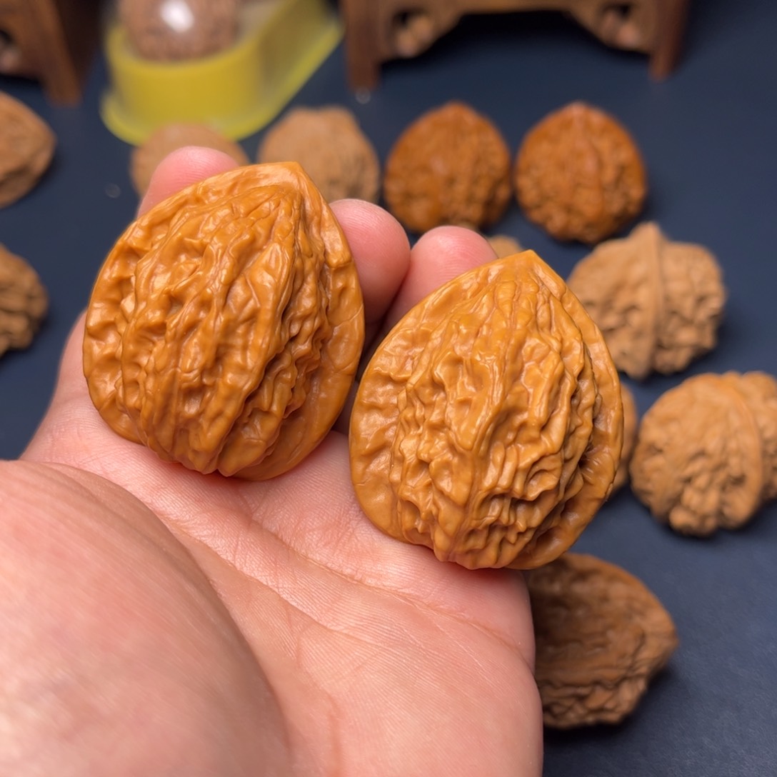 文玩核桃吊坠大红袍