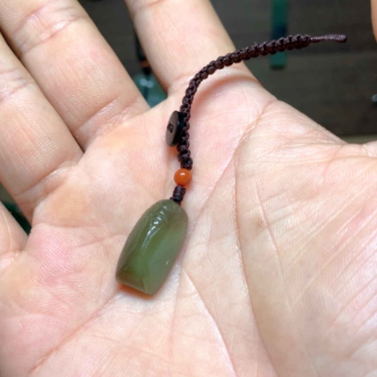 【闪购商品】颈饰未镶嵌岫岩老玉（透闪石质玉）思*