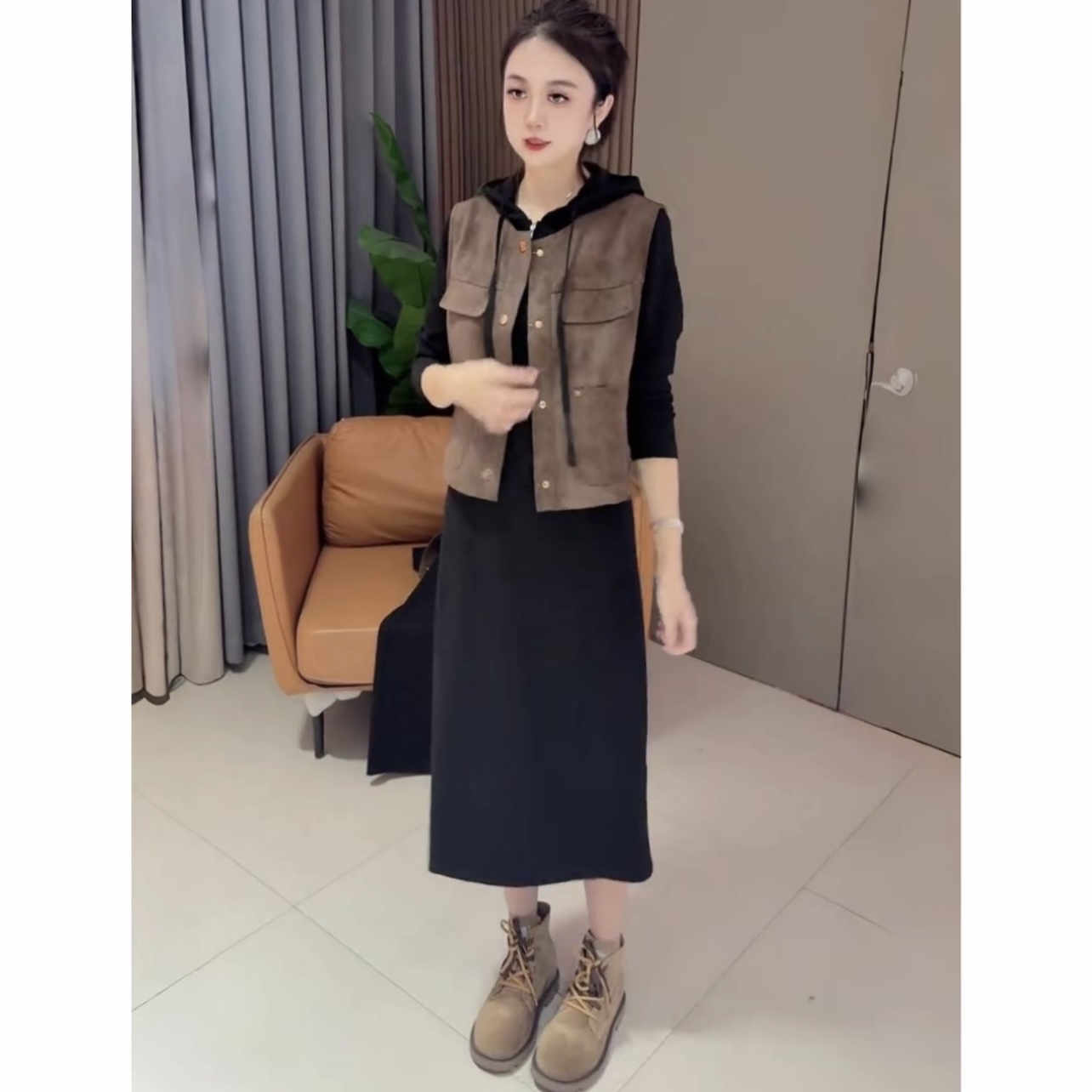 时尚洋气套装女士百搭马甲外套休闲连帽卫衣裙减龄显瘦遮肉两件套