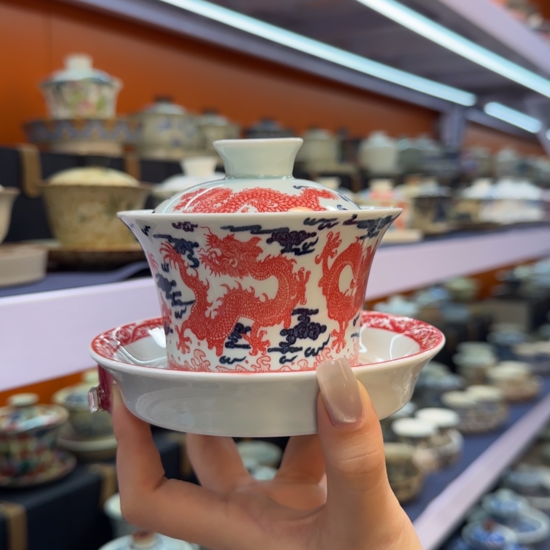 我在外面吃饭呢你在哪