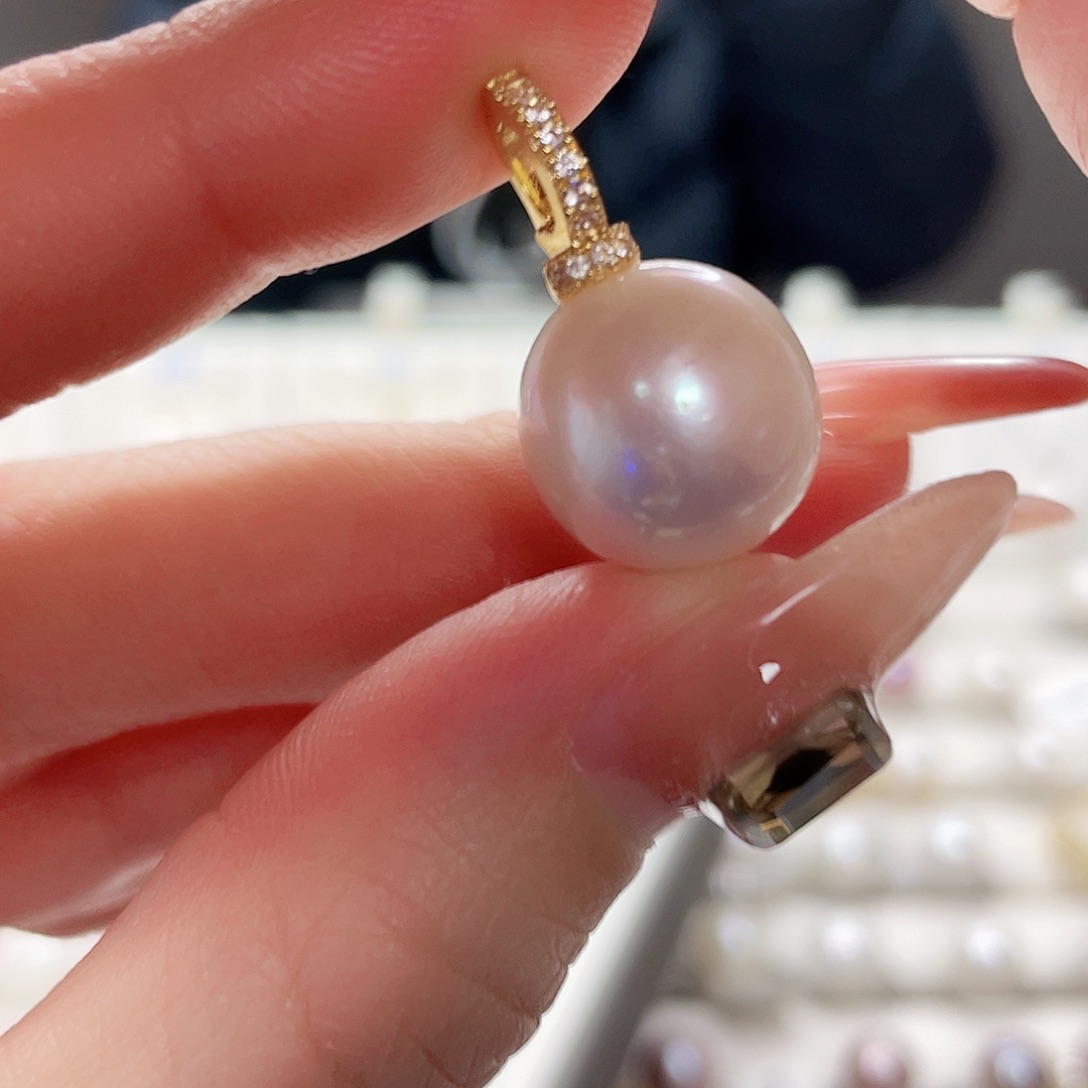 淡水珍珠吊坠(赠链)未镶嵌