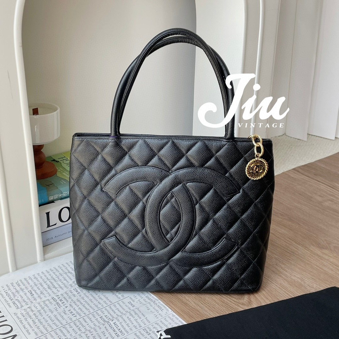 99新 Chanel/香奈儿 黑金希尔顿BJM2-7574