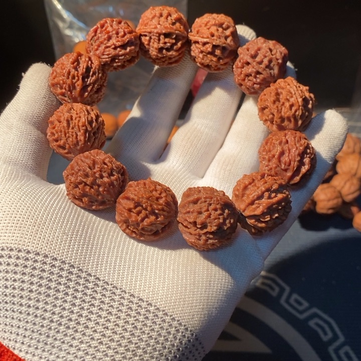 文玩核桃手串……81