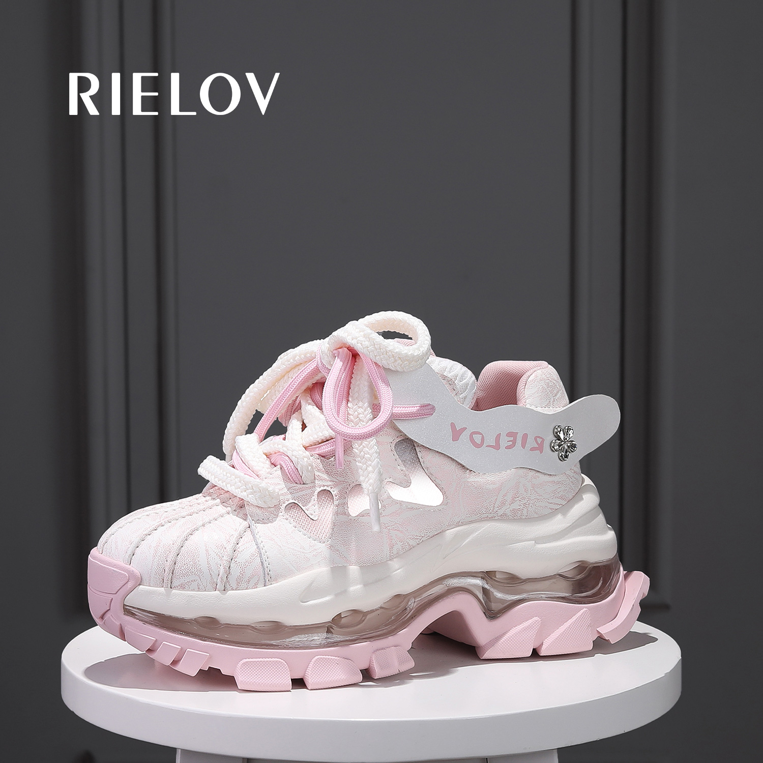 【婷婷 四叶草】增高8cm时尚潮流百搭女士休闲鞋666-136