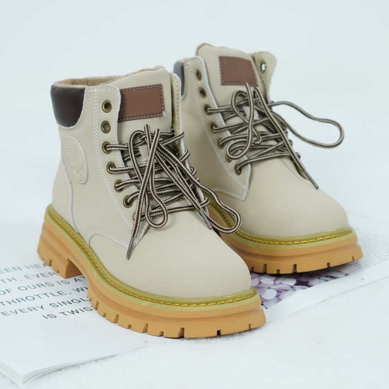 O-562   时尚撤柜户外休闲鞋加绒马丁靴米色MD24118D11