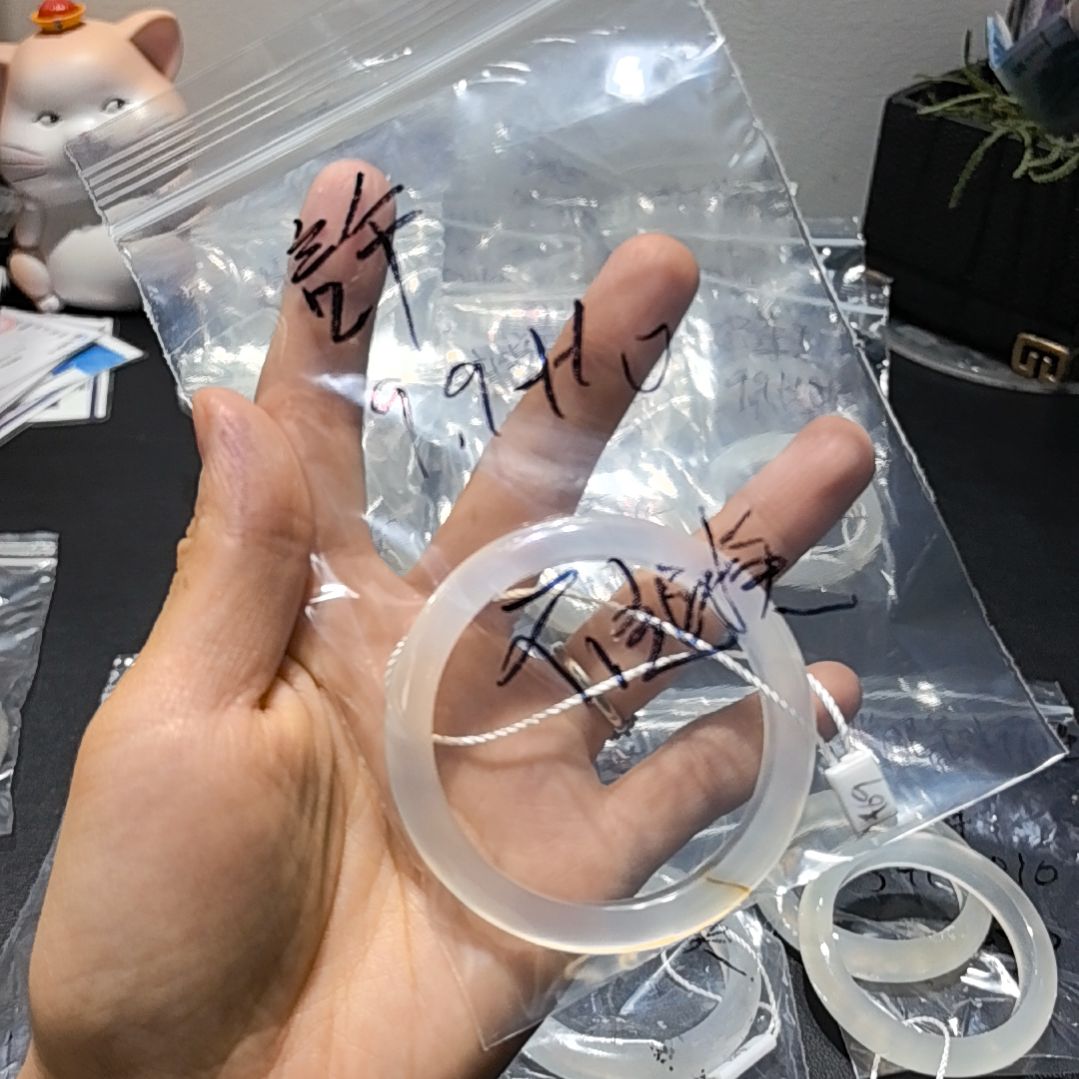 許***玛瑙/玉髓未镶嵌手镯