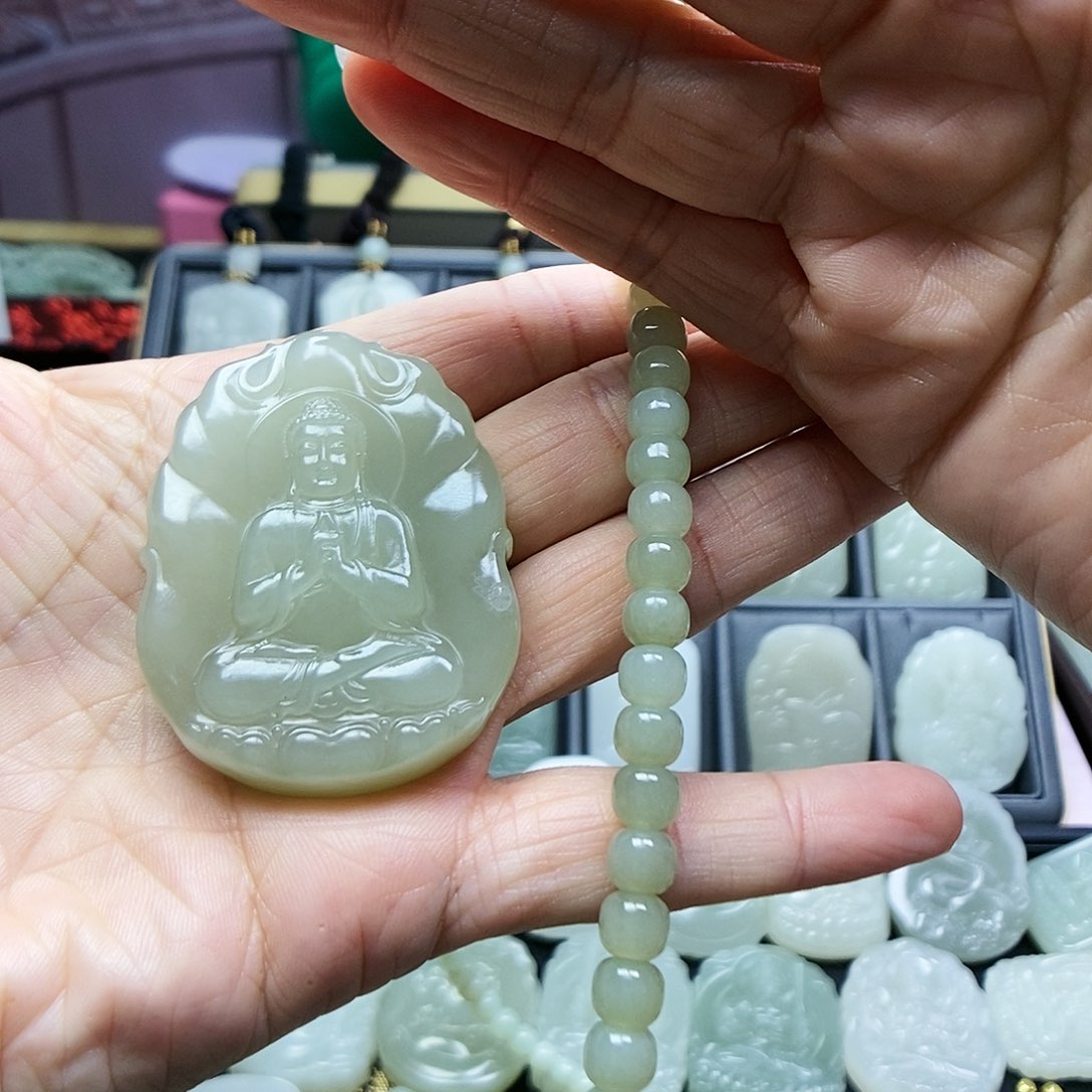 和田玉颈饰未镶嵌凌*