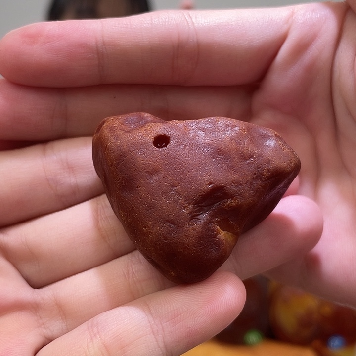 琥珀未镶嵌珠宝奇石全皮